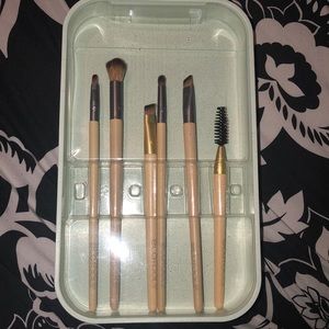 6 Ecotools makeup brushes